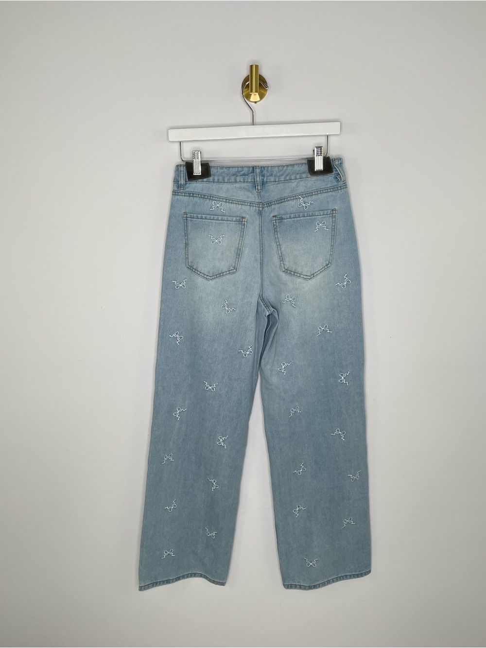 Feminine | Cali 1850 Embroidered Bow Wide Leg Jeans | Light Wash High Rise | 7 - Picture 9 of 11